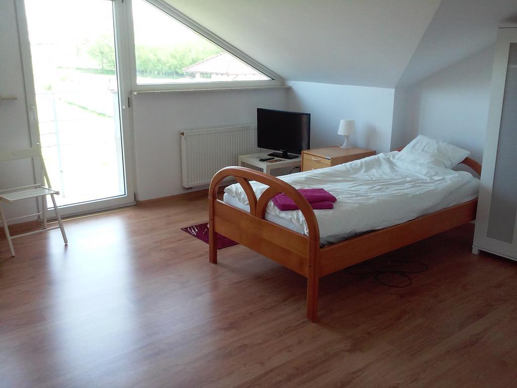 Bed and Breakfast Dworek Posen Exterior foto